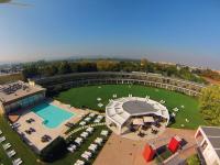 Basen w obiekcie Hotel Viest lub w pobliżu