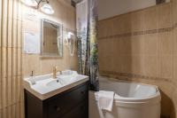 Łazienka w obiekcie Kőkapu Vadászkastély és Hotel & Apartments