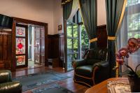 Część wypoczynkowa w obiekcie Kőkapu Vadászkastély és Hotel & Apartments