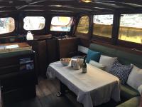 En restaurant eller et andet spisested p&aring; Port Deauville Yacht vintage