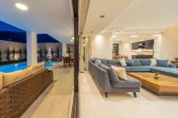 The swimming pool at or close to Luxury 4-Bed Villa with private pool and Jacuzzi
