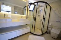 A bathroom at Luxury 4-Bed Villa with private pool and Jacuzzi