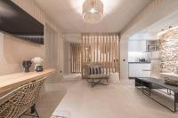 Kuchyňa alebo kuchynka v ubytovaní Apollonos 28 Luxury Suites