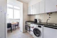 Kuchyň nebo kuchyňský kout v ubytování Lisboa Sweet Family Homestay