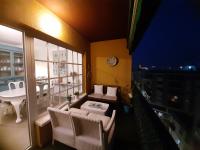 A seating area at Sun And Chic Malaga