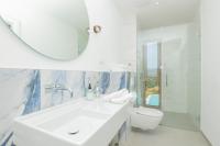 Kúpeľňa v ubytovaní Luxury villa Azure in Imotski, wellness oasis