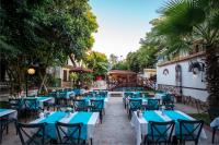 A restaurant or other place to eat at Castle Old Town Hotel