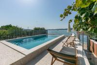 Bazén v ubytovaní Apartments Sea alebo v jeho blízkosti