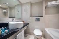 Ein Badezimmer in der Unterkunft Yam Suf by Isrotel Collection