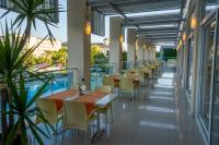 Bazén v ubytování Titan Select Hotel Ultra All Inclusive nebo v jeho okolí