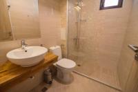 Koupelna v ubytování Tarnovgrad Apartments - Free parking