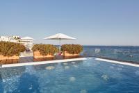 Bazén v ubytování Sud Ibiza Suites nebo v jeho okolí