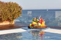 Bazén v ubytování Sud Ibiza Suites nebo v jeho okolí