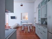 Kuchyňa alebo kuchynka v ubytovaní Retreat Paros - The Door Apartment