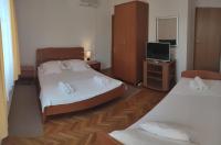 Postel nebo postele na pokoji v ubytování Apartments Villa Anna