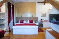 Postel nebo postele na pokoji v ubytování Oblivion Luxury Rooms