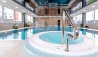 Bazén v ubytovaní Apartament Bursztyn II Klifowa alebo v jeho blízkosti