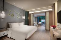 Crowne Plaza Shanghai Nanjing Road by IHGにあるベッド
