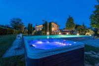 The swimming pool at or close to Villa Leone