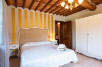 A bed or beds in a room at Villa Leone