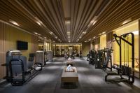 Crowne Plaza Shanghai Nanjing Road by IHGにあるフィットネスセンターまたはフィットネス設備