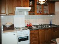 Kuchyňa alebo kuchynka v ubytovaní Apartment Vukelic-1 by Interhome