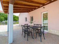 Balkón alebo terasa v ubytovaní Holiday Home Nina by Interhome