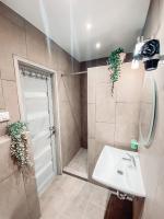 Kúpeľňa v ubytovaní Eklektika Apartman Balatonalmádi
