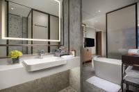 Crowne Plaza Shanghai Nanjing Road by IHGにあるテレビまたはエンターテインメントセンター