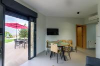 TV a/nebo společenská místnost v ubytování Apartamentos Rurales La Gloria de Yuste