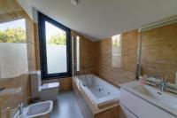 Koupelna v ubytování Apartamentos Rurales La Gloria de Yuste