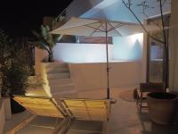 Posedenie v ubytovaní SUITES 9 MALAGA, three unique suites with private plunge pool