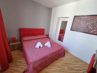 Posteľ alebo postele v izbe v ubytovaní BARBAJA SUITES IN STREET TOLEDO 205