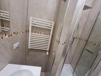 Kúpeľňa v ubytovaní BARBAJA SUITES IN STREET TOLEDO 205