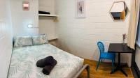 YHA Coolangatta Gold Coastにあるベッド