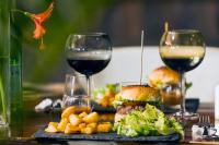 Jídlo v rezortu nebo okolí