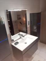 Appartement spacieux Wifi Stationnement gratuit petite terrasse - Housity