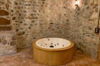 Booking.com: Casa Rural con Jacuzzi en casco antiguo ...