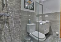 A bathroom at Nice and spacius villa near Fuengi
