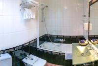A bathroom at Reino de Granada