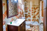 A bathroom at Un espacio único, 'La Casona del Señor' con bodega