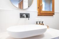 A bathroom at Kranach 5 - Wohnen beim Wein