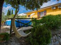 Bazén v ubytovaní Holiday Home Il Sorriso by Interhome alebo v jeho blízkosti