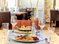 Φαγητό σε αυτό το ξενοδοχείο ή κάπου εκεί κοντά