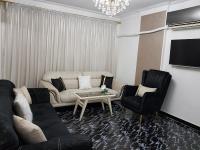 Posezení v ubytování Unique Apartment in Sheraton Heliopolis