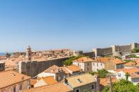 Nespecifikovaný výhled na destinaci Dubrovník nebo výhled na město při pohledu z apartmánu