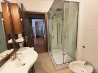 Kúpeľňa v ubytovaní Sirmione Acque del Garda Apartments