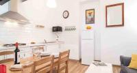 A kitchen or kitchenette at Apartamentos Alcazaba