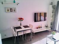 TV a/nebo společenská místnost v ubytování Lovely apartment, great location!