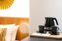 Hotel Kanazawa Zoushiにあるコーヒーまたはお茶